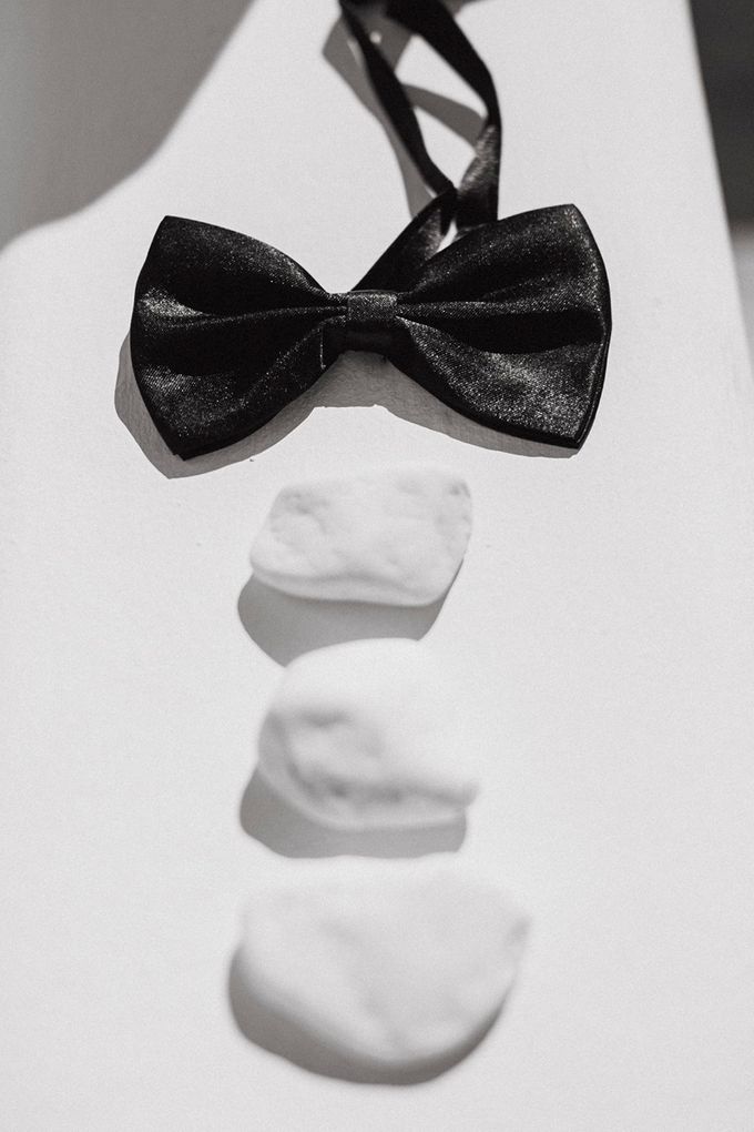 Romantic and luxurious wedding in Santorini by Stella & Moscha Weddings - 005 Romantic and luxurious wedding in Santorini by Stella & Moscha Weddings - 005