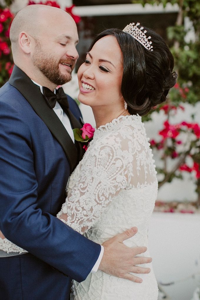 Romantic and luxurious wedding in Santorini by Stella & Moscha Weddings - 024 Romantic and luxurious wedding in Santorini by Stella & Moscha Weddings - 024