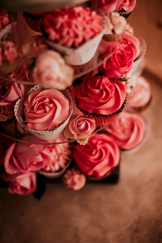 Romantic and luxurious wedding in Santorini by Stella & Moscha Weddings - 049 Romantic and luxurious wedding in Santorini by Stella & Moscha Weddings - 049