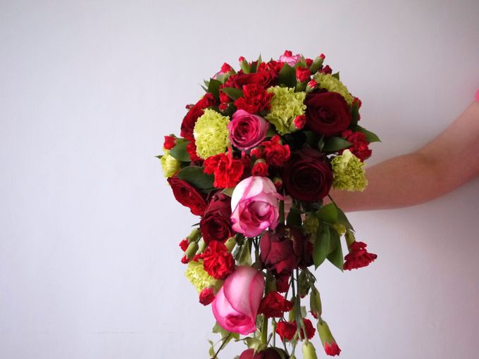 Deep red rose wedding by Il Fiore - 004