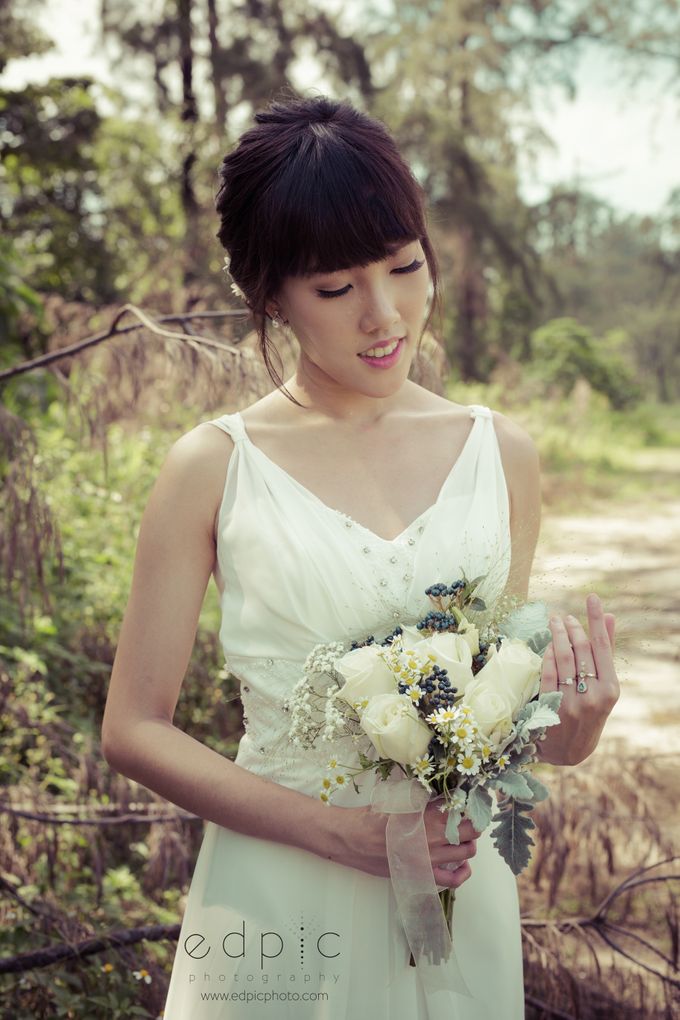 Bridal Hand Bouquet by Petite Fleur SG - 023 Bridal Hand Bouquet by Petite Fleur SG - 023