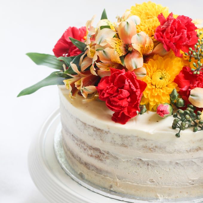 Intimate Engagement Cake by Lareia Cake & Co. - 002 Intimate Engagement Cake by Lareia Cake & Co. - 002