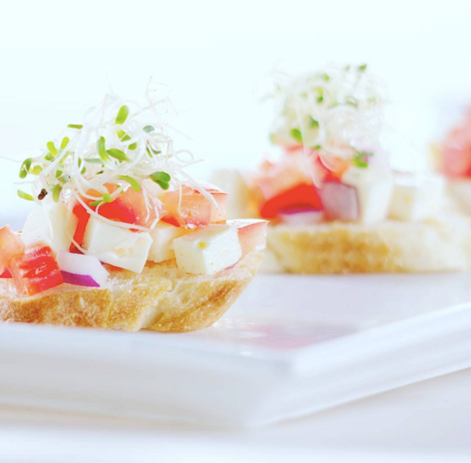 Food for kids 2 класс. Food for kids. Earth cafe. Our food should be our medicine and our medicine should be our food. Our food.