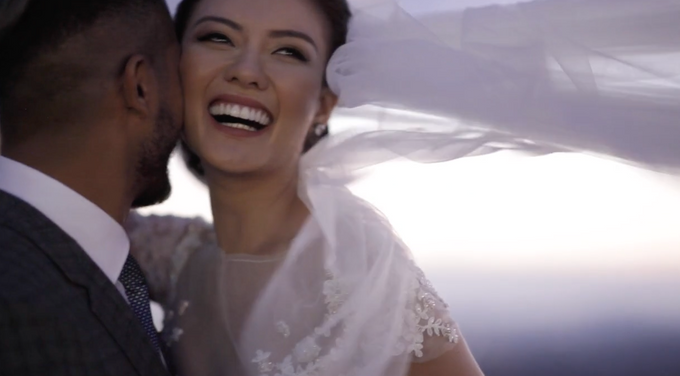Carey & Roen Amazing Day by Drawn - 003 Carey & Roen Amazing Day by Drawn - 003