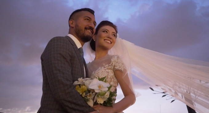 Carey & Roen Amazing Day by Drawn - 001 Carey & Roen Amazing Day by Drawn - 001