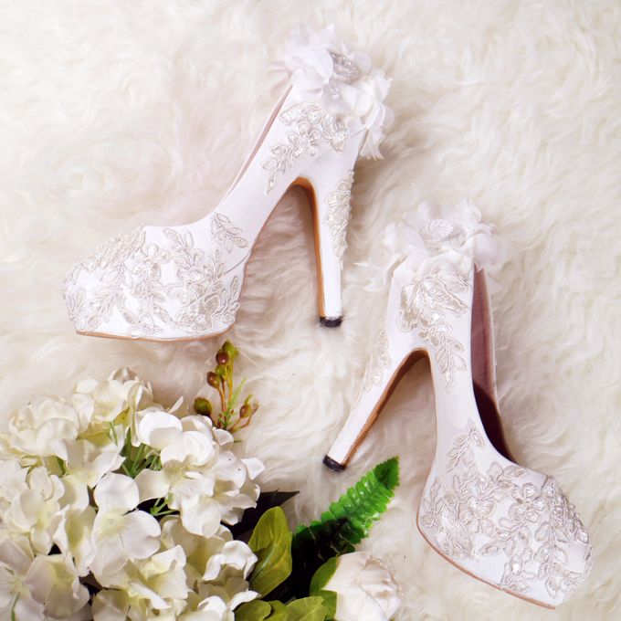 SLIGHT SEPATU PLATFORM POMPOM PUTIH by SLIGHTshop.com - 004 SLIGHT SEPATU PLATFORM POMPOM PUTIH by SLIGHTshop.com - 004
