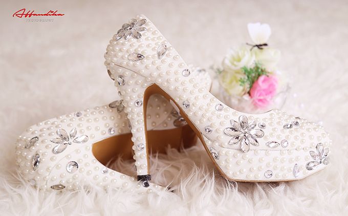 SLIGHT SEPATU LUKIS PLATFORM PEARLS PUTIH by SLIGHTshop.com - 001 SLIGHT SEPATU LUKIS PLATFORM PEARLS PUTIH by SLIGHTshop.com - 001