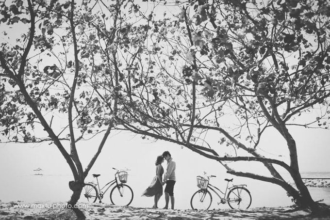 Cosmic Diner Bali | Retro Concept | PREWEDDING R & E by Maxtu Photography - 014 Cosmic Diner Bali | Retro Concept | PREWEDDING R & E by Maxtu Photography - 014