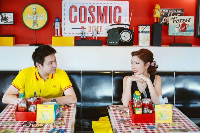 Cosmic Diner Bali | Retro Concept | PREWEDDING R & E by Maxtu Photography - 024 Cosmic Diner Bali | Retro Concept | PREWEDDING R & E by Maxtu Photography - 024