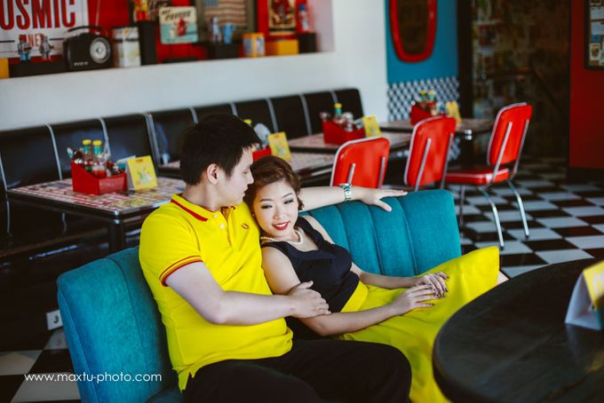 Cosmic Diner Bali | Retro Concept | PREWEDDING R & E by Maxtu Photography - 027 Cosmic Diner Bali | Retro Concept | PREWEDDING R & E by Maxtu Photography - 027