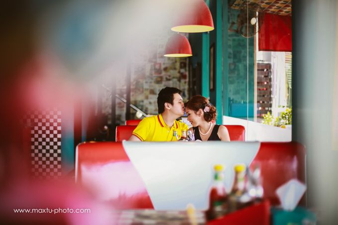 Cosmic Diner Bali | Retro Concept | PREWEDDING R & E by Maxtu Photography - 029 Cosmic Diner Bali | Retro Concept | PREWEDDING R & E by Maxtu Photography - 029