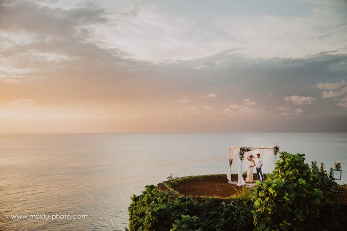 Cliff Wedding | Yasmin & Dariusz | Balangan Beach Bali by Maxtu Photography - 039 Cliff Wedding | Yasmin & Dariusz | Balangan Beach Bali by Maxtu Photography - 039