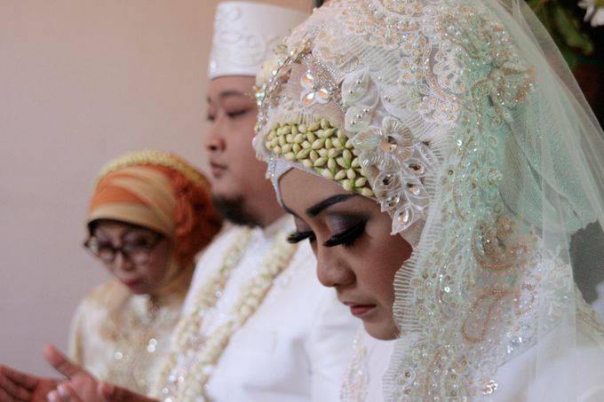 Gaun Pengantin Resepsi Rinda & Itok Wedding by LAKSMI 0817 0370 7670 by LAKSMI - Kebaya Muslimah & Islamic Bride - 006 Gaun Pengantin Resepsi Rinda & Itok Wedding by LAKSMI 0817 0370 7670 by LAKSMI - Kebaya Muslimah & Islamic Bride - 006