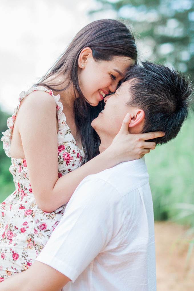 Jeremy and Carrie Engagement Shoot by Summer Sky Studio - 001