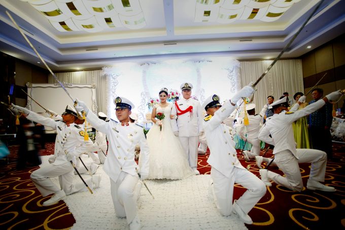 Prosesi Pernikahan Pedang Pora Theserenade Organizer Bridestory