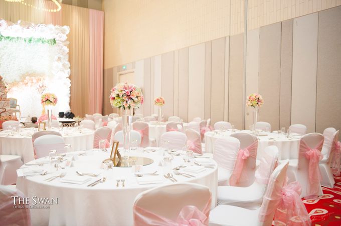 The Wedding of Ari and Wawa at Doubletree Hotel by Hilton by The Swan Decoration - 004 The Wedding of Ari and Wawa at Doubletree Hotel by Hilton by The Swan Decoration - 004