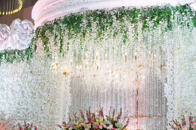 The Wedding of Ari and Wawa at Doubletree Hotel by Hilton by The Swan Decoration - 002 The Wedding of Ari and Wawa at Doubletree Hotel by Hilton by The Swan Decoration - 002