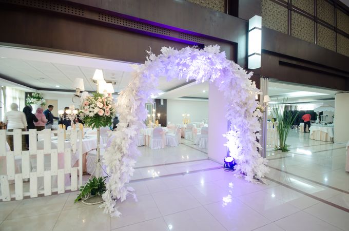 Fafa & eca decoration wedding reception by PUSPITA SAWARGI (wedding and catering service) - 005 Fafa & eca decoration wedding reception by PUSPITA SAWARGI (wedding and catering service) - 005