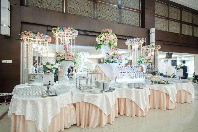 Fafa & eca decoration wedding reception by PUSPITA SAWARGI (wedding and catering service) - 008 Fafa & eca decoration wedding reception by PUSPITA SAWARGI (wedding and catering service) - 008