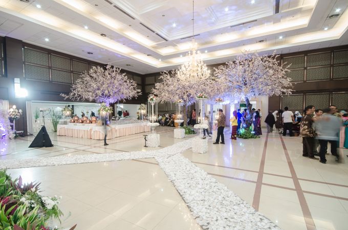Fafa & eca decoration wedding reception by PUSPITA SAWARGI (wedding and catering service) - 014 Fafa & eca decoration wedding reception by PUSPITA SAWARGI (wedding and catering service) - 014