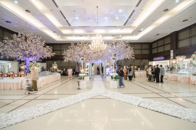 Fafa & eca decoration wedding reception by PUSPITA SAWARGI (wedding and catering service) - 015 Fafa & eca decoration wedding reception by PUSPITA SAWARGI (wedding and catering service) - 015