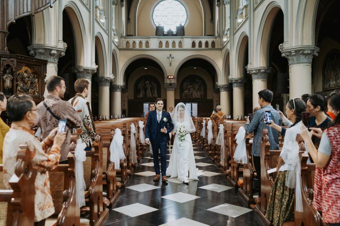 The Wedding of Gabriella & Alexis at Cathedral Jakarta by Warna Project - 011