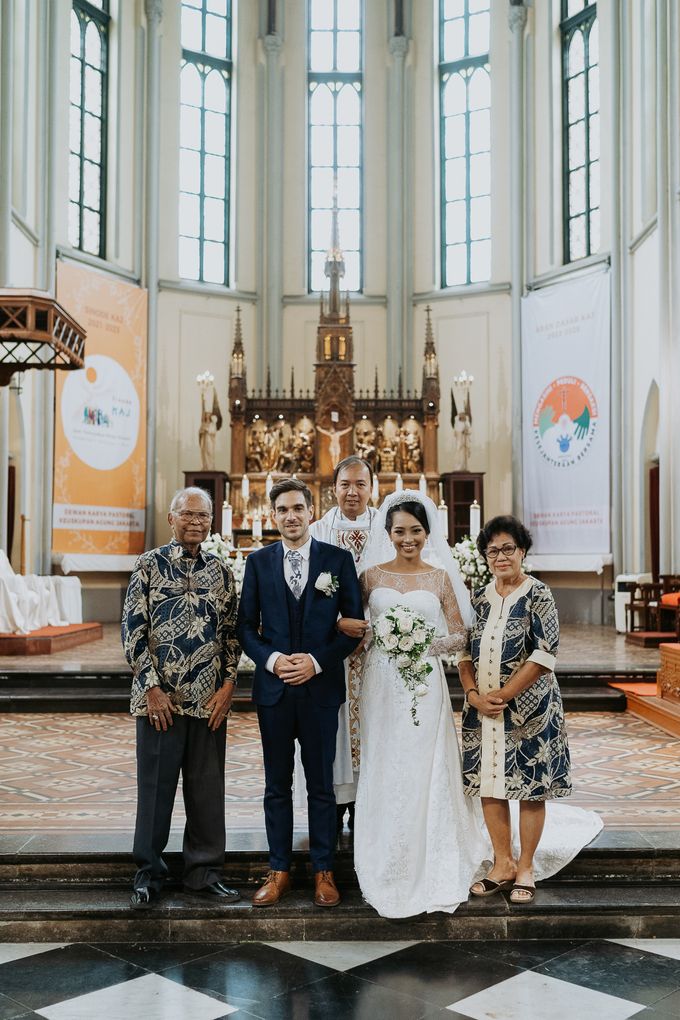 The Wedding of Gabriella & Alexis at Cathedral Jakarta by Warna Project - 024