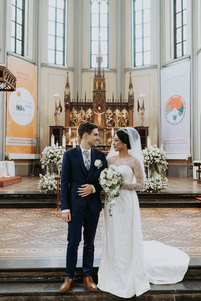 The Wedding of Gabriella & Alexis at Cathedral Jakarta by Warna Project - 027