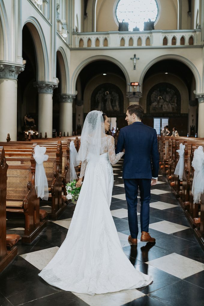 The Wedding of Gabriella & Alexis at Cathedral Jakarta by Warna Project - 028
