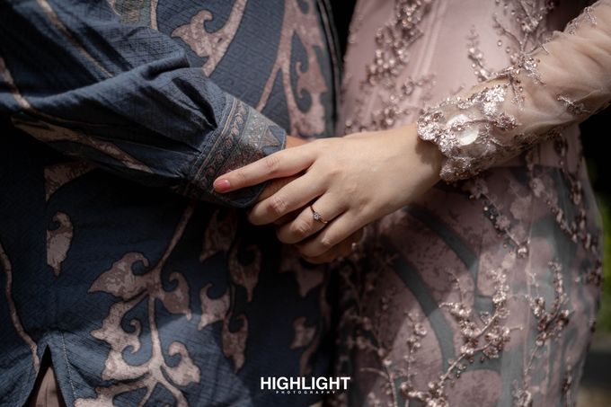 Engagement Lola & Rizki by Highlight Photography - 011