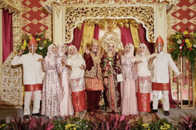 From The Traditional West Sumatra Wedding of Irsyad & Shella by Khayim Beshafa One Stop Wedding - 021