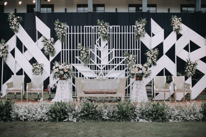 Dhiny & Yoga Wedding at Gedung Arsip Nasional by Mirza Photography - 002 Dhiny & Yoga Wedding at Gedung Arsip Nasional by Mirza Photography - 002