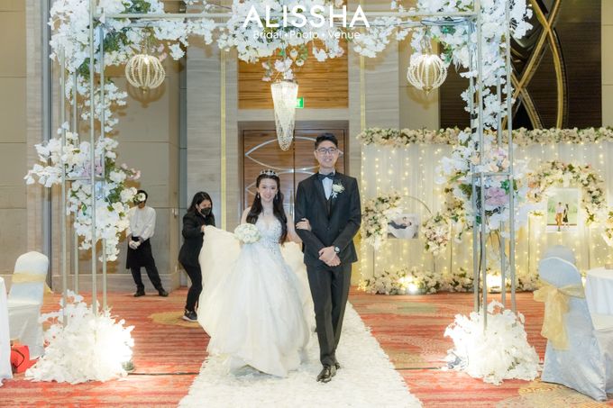 Wedding Day Fitria-Ricky Novotel Mangga Dua by Alissha Bride - 009