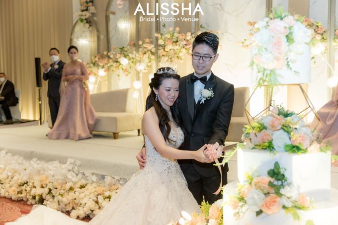 Wedding Day Fitria-Ricky Novotel Mangga Dua by Alissha Bride - 010 Wedding Day Fitria-Ricky Novotel Mangga Dua by Alissha Bride - 010
