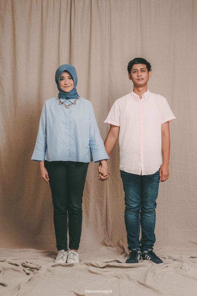prewedding indoor studio simple hijab