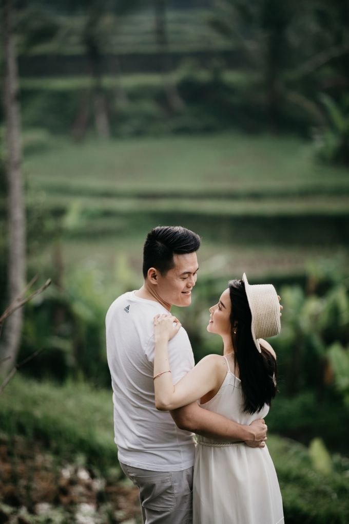 Bali Couple Session - Arwin & Josselyn by Lentera Wedding - 007