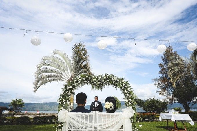 Lambok & Sarah - A Beautiful Lakeside wedding by Jivo Huseri Film - 004