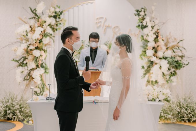 The Wedding of Elya & Raynhard at HARRIS Suites fX Sudirman - Jakarta by Warna Project - 030 The Wedding of Elya & Raynhard at HARRIS Suites fX Sudirman - Jakarta by Warna Project - 030