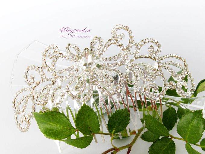 Bridal Hair Comb by Pamela Falli - 017 Bridal Hair Comb by Pamela Falli - 017