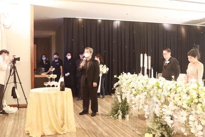 MC Wedding intimate at Onfive Hyatt Jakarta - Anthony Stevven by Levine Decoration - 013 MC Wedding intimate at Onfive Hyatt Jakarta - Anthony Stevven by Levine Decoration - 013