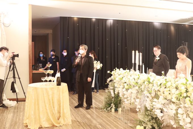 MC Wedding intimate at Onfive Hyatt Jakarta - Anthony Stevven by Levine Decoration - 013