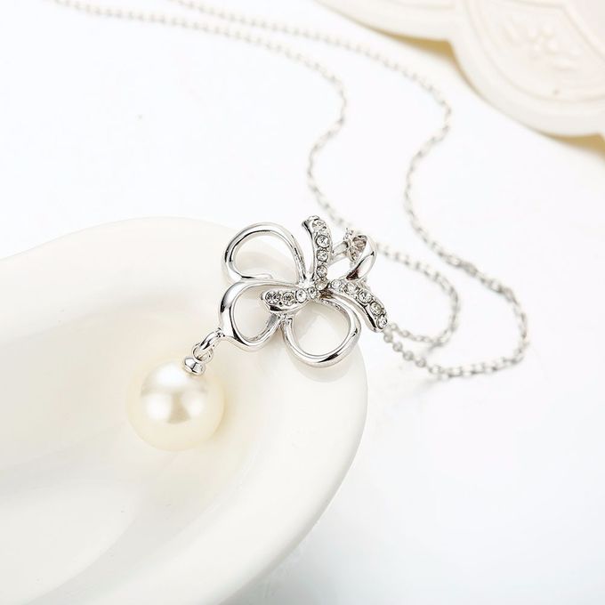TIARIA Diamond Pearl Gold Necklace Perhiasan Kalung Emas Berlian by TIARIA - 002 TIARIA Diamond Pearl Gold Necklace Perhiasan Kalung Emas Berlian by TIARIA - 002