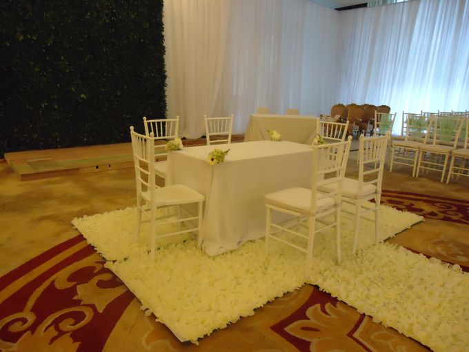 Tiffany Chair by TIFFANY JAYA RENT-KURSI TIFFANY - 032 Tiffany Chair by TIFFANY JAYA RENT-KURSI TIFFANY - 032