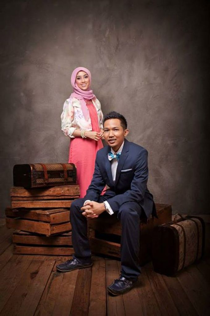 Bayu + Poppy - Engagament Photos by Spotlite Photography - 001