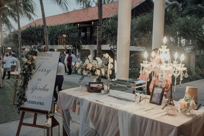 Wedding Aprilia & Jerry by Bali Izatta Wedding Planner & Wedding Florist Decorator - 008 Wedding Aprilia & Jerry by Bali Izatta Wedding Planner & Wedding Florist Decorator - 008