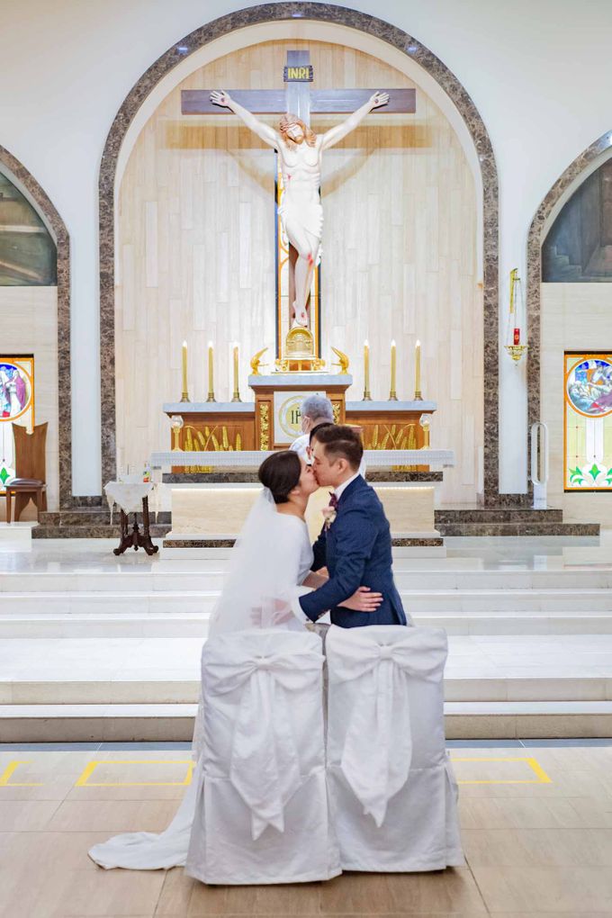 Andrew & Cara (St. Joseph's Church & Jewel Changi Airport) by GrizzyPix Photography - 009 Andrew & Cara (St. Joseph's Church & Jewel Changi Airport) by GrizzyPix Photography - 009