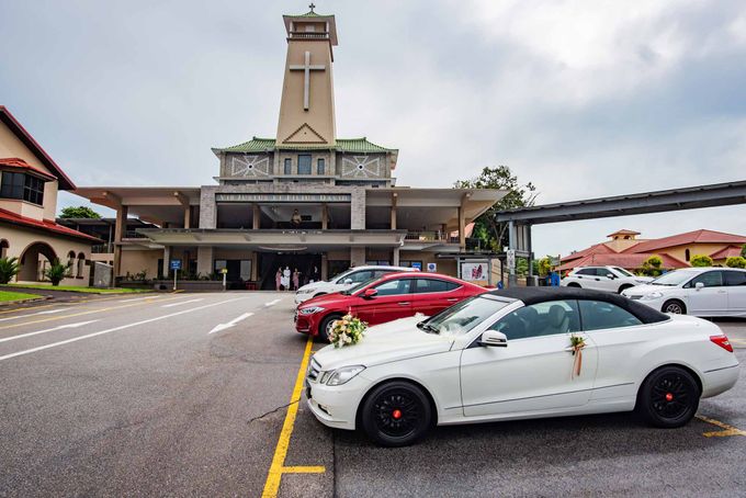 Andrew & Cara (St. Joseph's Church & Jewel Changi Airport) by GrizzyPix Photography - 011