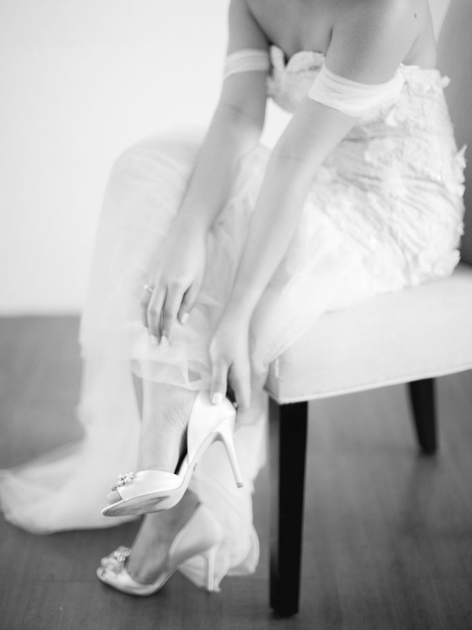 Marlo + Nina Intimate Wedding by OneCarlo Photography - 019 Marlo + Nina Intimate Wedding by OneCarlo Photography - 019