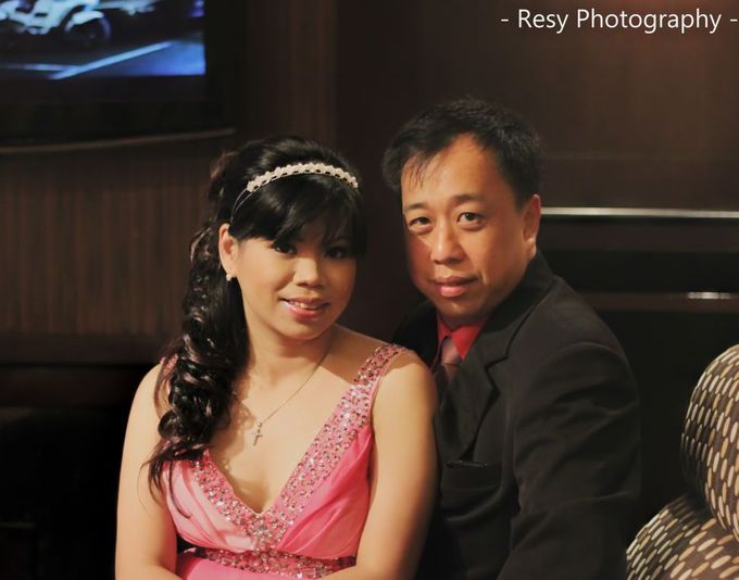 Linda and Philip Indoor Pre Wedding by Resy Photography - 002 Linda and Philip Indoor Pre Wedding by Resy Photography - 002
