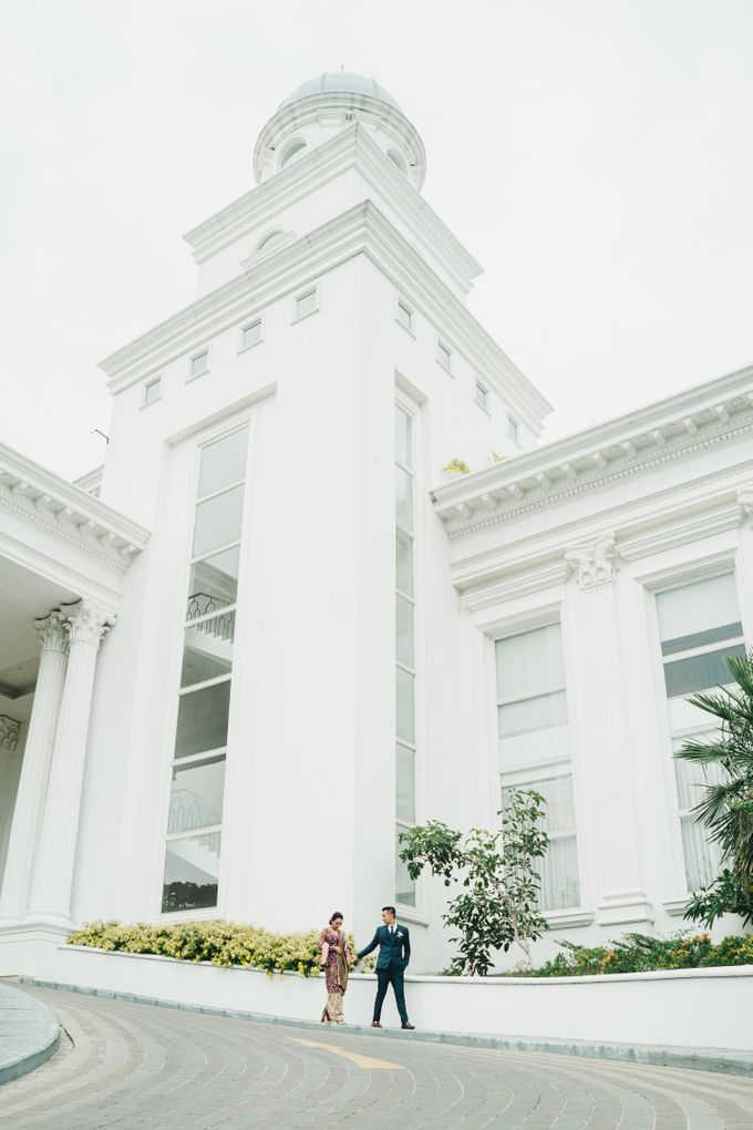 Adrian & Desi Wedding Day by THE TRIBRATA Darmawangsa Jakarta - 023